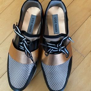 Steve Madden sneaker